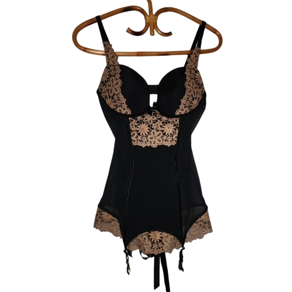 Victoria's Secret Other - Nwot Victoria secrets bustier lace up corset